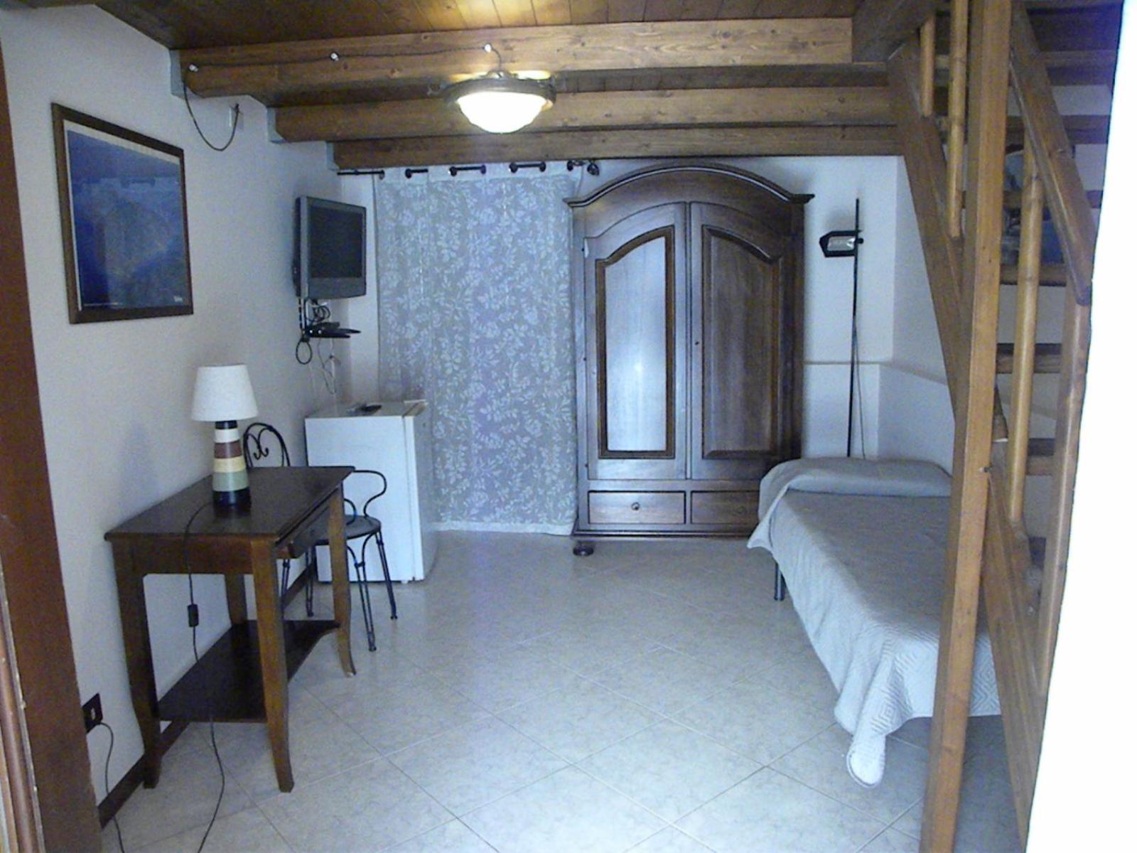 Case Vacanze Albamarina Lipari  Bagian luar foto