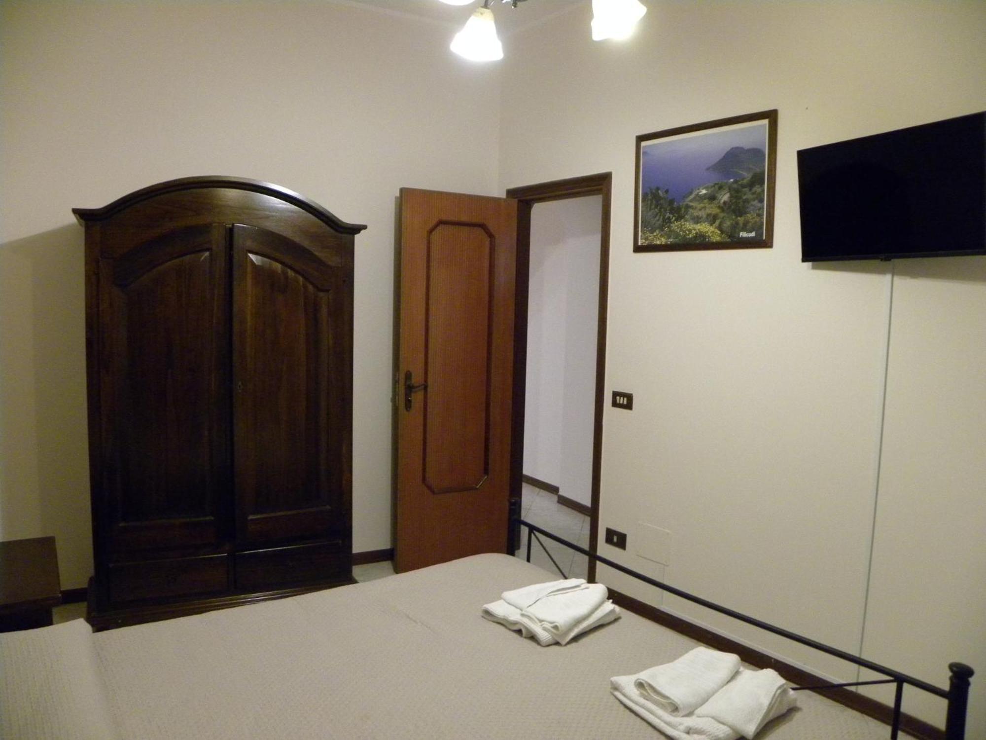 Case Vacanze Albamarina Lipari  Bagian luar foto