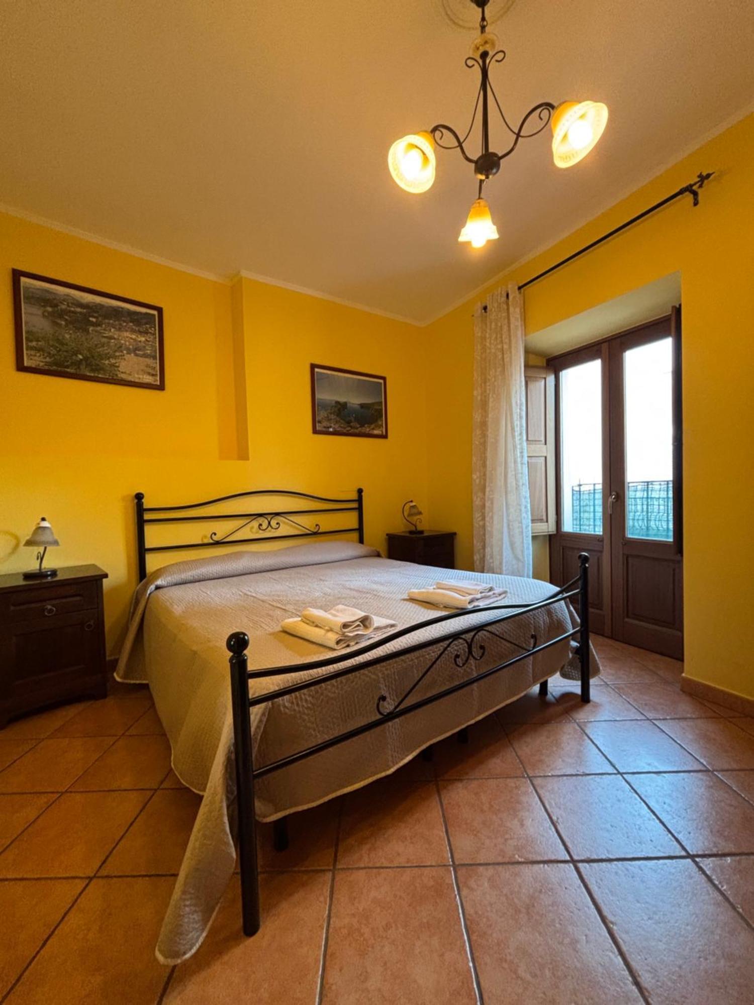 Case Vacanze Albamarina Lipari  Bagian luar foto
